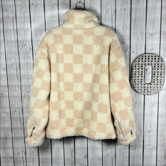 Wild Rose checkered cream/tan faux Sherpa jacket size L - Picture 8 of 10